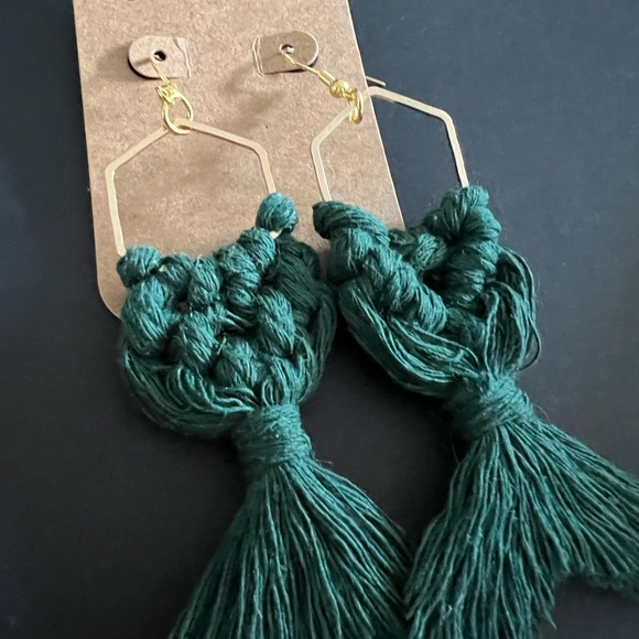 011 Handmade Macrame Teal Mermaid Tail Style Earrings - Picture 2 of 2
